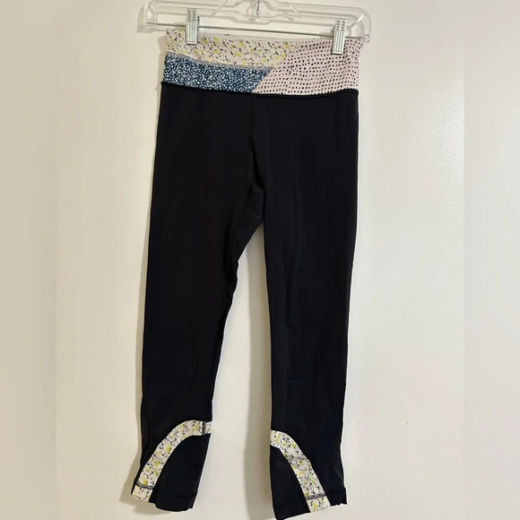 lululemon athletica Pants - Size 2 Vintage LuluLemon Leggings with Patterned Stripe